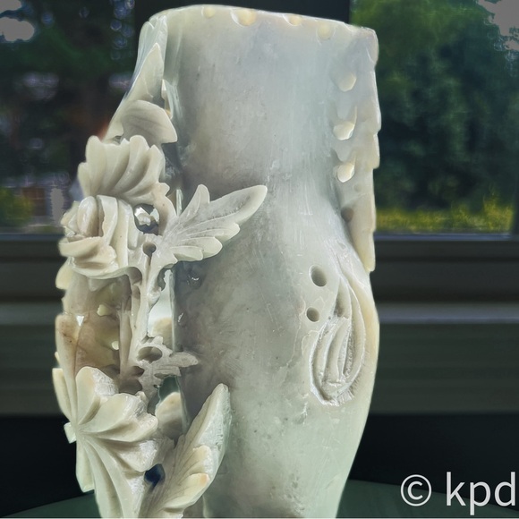 Large Heavily Carved Vintage Chinese Soapstone Vase Flower Leaf Designs - Picture 5 of 12